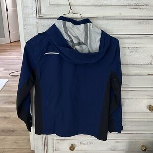 Boys vineyard vines windbreaker rain jacket small 8/10